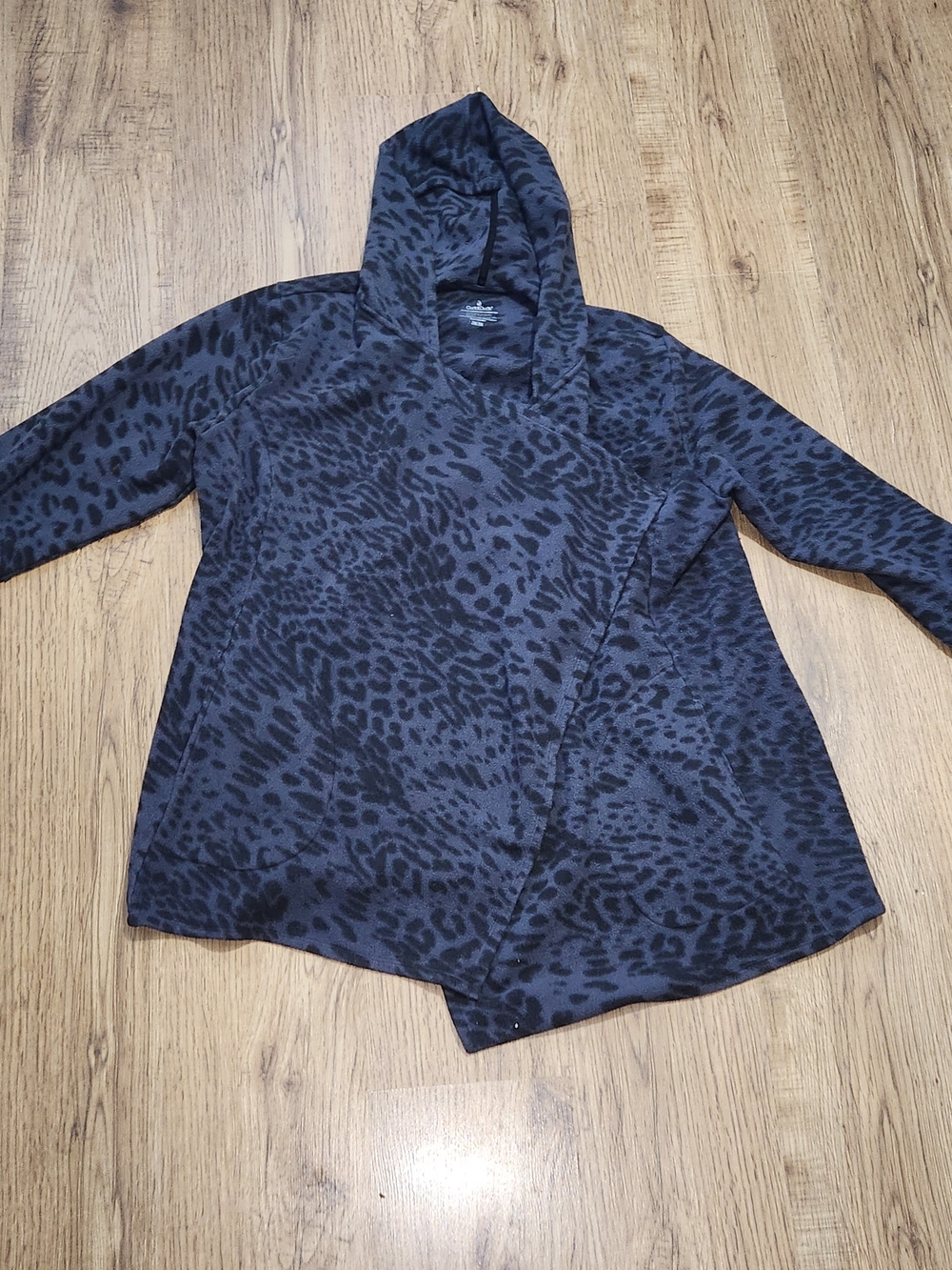 Cuddl Duds Black & Charcoal Leopard-Print Hooded Fleece Cardigan